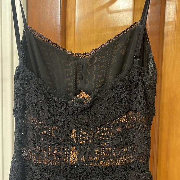 MARCIANO BLACK LACE MIDI DRESS - Picture 6 of 7